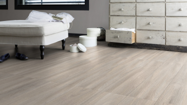 Vinylová podlaha Gerflor Creation 55 Clic Bostonian Oak Beige 0853 v ložnici