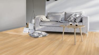 Vinylová podlaha Gerflor Creation 55 Clic Bostonian Oak Honey 0851 v obývacím pokoji