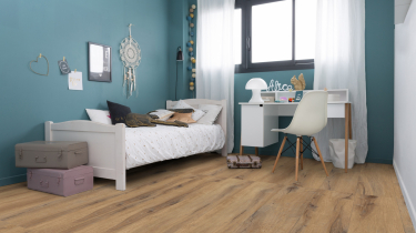 vinylová podlaha Gerflor Cedar Brown 0850 v pokoji