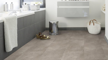 Gerflor Creation 55 Bloom Uni Taupe 0868 v koupelně