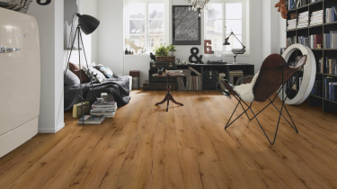 Vinylové podlahy Wineo Purline 1200 wood XL - Say hi to Klara PLC272R v obývacím pokoji
